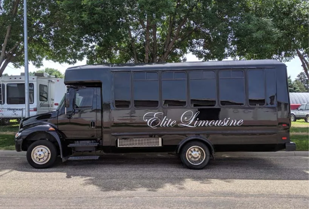 Elevate Your Sioux Falls Summer With a Limo, Party Bus or Luxury Town Car