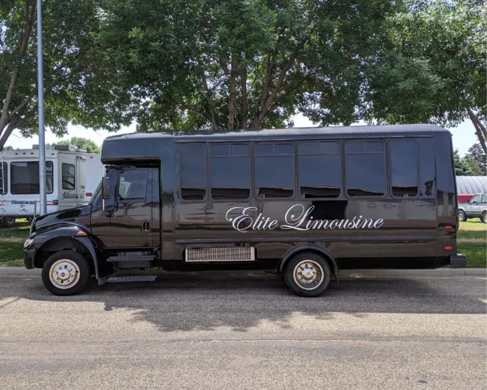 Elevate Your Sioux Falls Summer With a Limo, Party Bus or Luxury Town Car