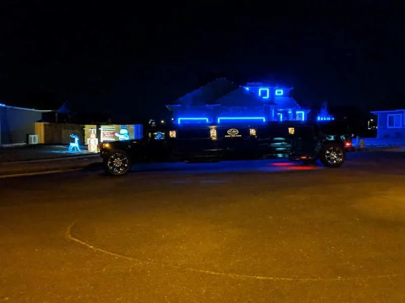 Book Your Sioux Falls Holiday Light Tour With Elite Limousine